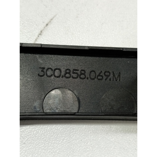 Ornamente sistem infotainment radio/GPS VOLKSWAGEN PASSAT Variant 3C5 2005 - 2011 3c0858069m