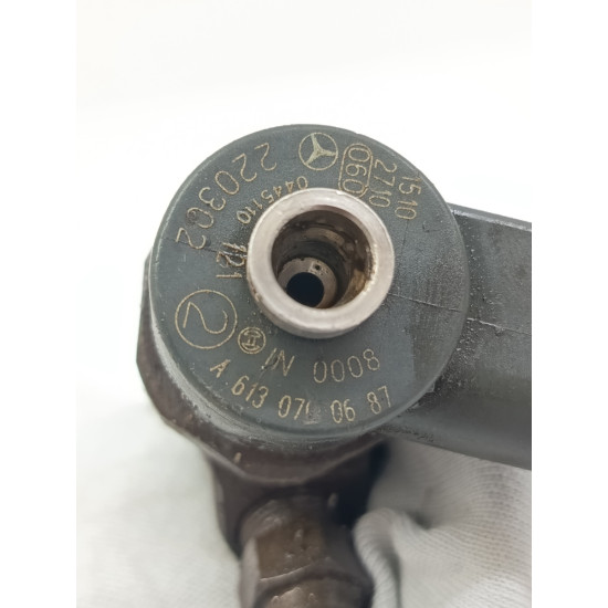 Injector MERCEDES-BENZ SPRINTER 2-t Bus 901, 902 1995 - 2006 2.7 216 CDI OM 612.981 a6120700087