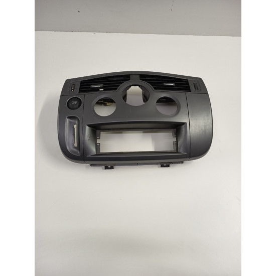 Grila de ventilatie bord centrala RENAULT SCENIC II JM0/1_ 2003 -> 8200140713