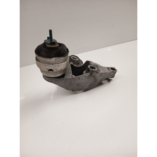 Suport bara stabilizatoare fata stanga fata AUDI A4 III 8EC, B7 2004 - 2008 8e0199351
