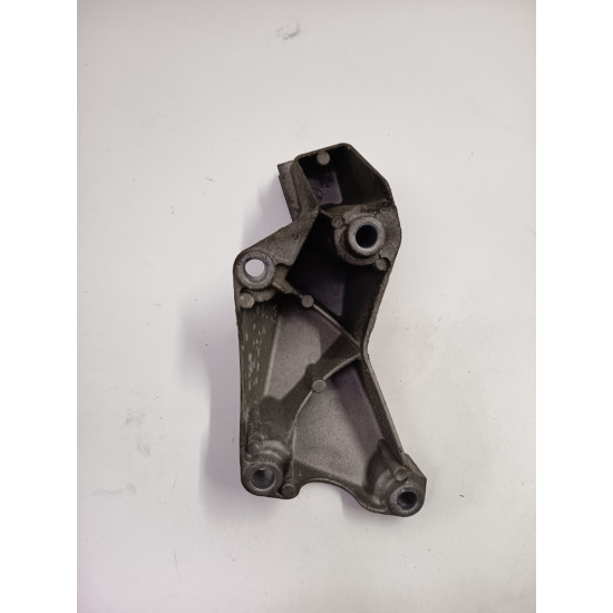 Suport motor stanga AUDI A4 III 8EC, B7 2004 - 2008 8e0199307a