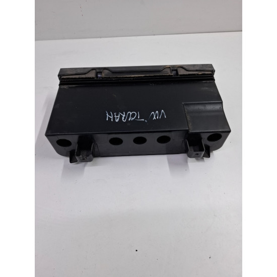Compartiment/spatiu de depozitare panou de bord VOLKSWAGEN TOURAN 1T1, 1T2 2003 - 2010 1t0881580