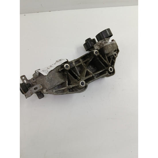 Suport generator/alternator RENAULT TRAFIC II Bus JL 2001 -> 2.0 dCi 115 M9R.. 8200527320