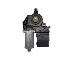 Motoras geam dreapta fata VOLKSWAGEN GOLF PLUS 5M1, 521 2004 - 2013 0130821430