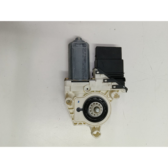 Motoras geam stanga spate VOLKSWAGEN TOURAN 1T1, 1T2 2003 - 2010 8200289825