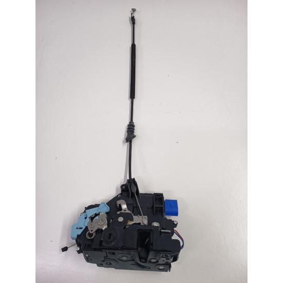 Broasca usa stanga spate VOLKSWAGEN GOLF VI 5K1 2008 - 2013, SEAT TOLEDO III 5P2 2004 - 2009, VOLKSWAGEN GOLF V 1K1 2003 - 2009, SKODA OCTAVIA 1Z3 2004 - 2013 7l0839015d