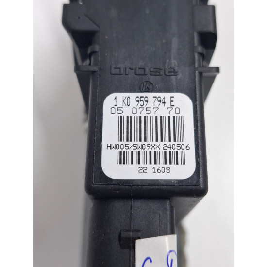 Motoras geam dreapta spate VOLKSWAGEN GOLF V 1K1 2003 - 2009 1k4839402e