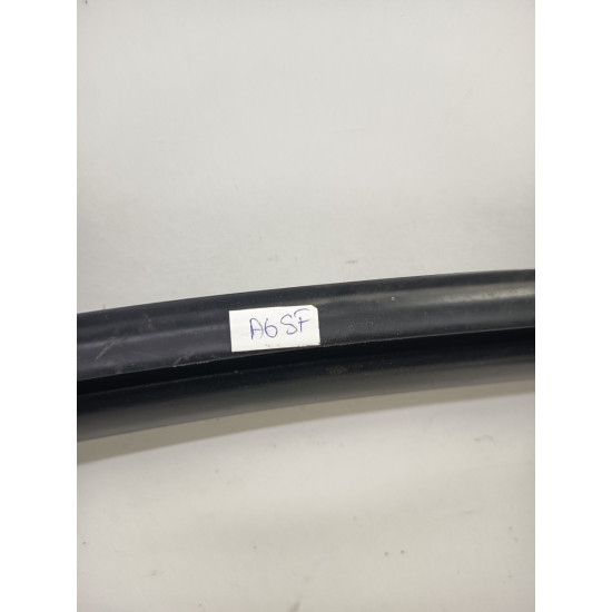 Cadru geam portiera fata stanga fata AUDI A6 III Avant 4F5, C6 2005 - 2011