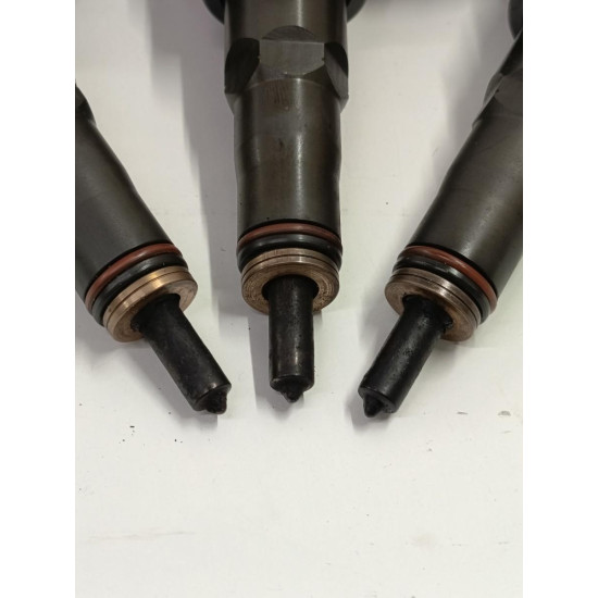 Injector combustibil VOLKSWAGEN GOLF PLUS 5M1, 521 2004 - 2013 1.9 TDI BKC, BLS, BXE 038130073ag