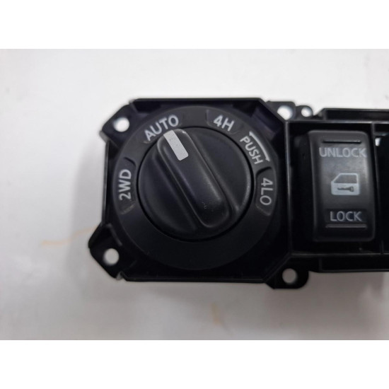Comutator tractiune NISSAN PATHFINDER III R51 2005 -> 2.5 dCi 4WD YD25DDTi