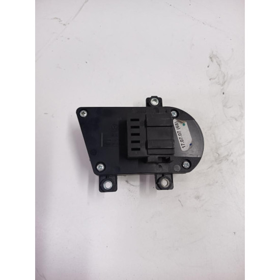 Comutator reglaj scaun stanga fata VOLKSWAGEN PASSAT Estate 3B5 1997 - 2001