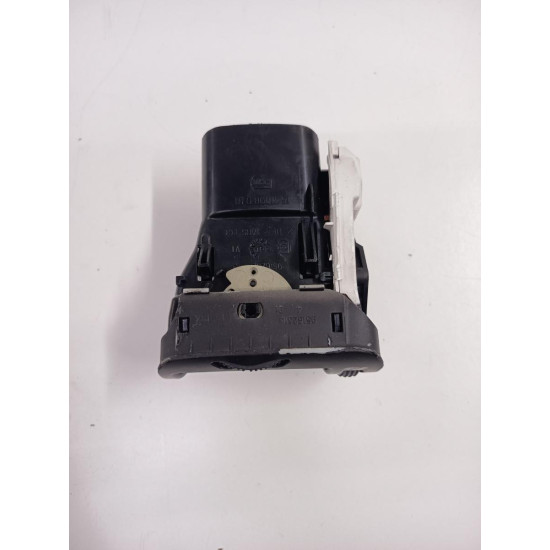 Grila de ventilatie laterala panou de bord dreapta fata VOLKSWAGEN PASSAT Estate 3B5 1997 - 2001 1.9 TDI AFN, AVG 3b0819704