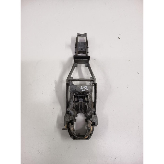 Maner/suport exterior portiera fata dreapta fata VOLKSWAGEN PASSAT Estate 3B5 1997 - 2001 1.9 TDI AFN, AVG 3b0837885