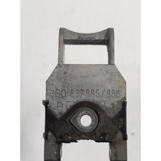 Maner/suport exterior portiera spate dreapta spate VOLKSWAGEN PASSAT Estate 3B5 1997 - 2001 1.9 TDI AFN, AVG 3b0837885