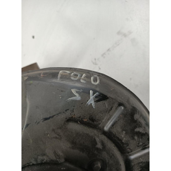 Fuzeta stanga fata VOLKSWAGEN POLO 9N_ 2001 - 2012